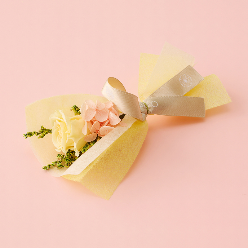 フラワーイエローブーケと選べるドゥーブル