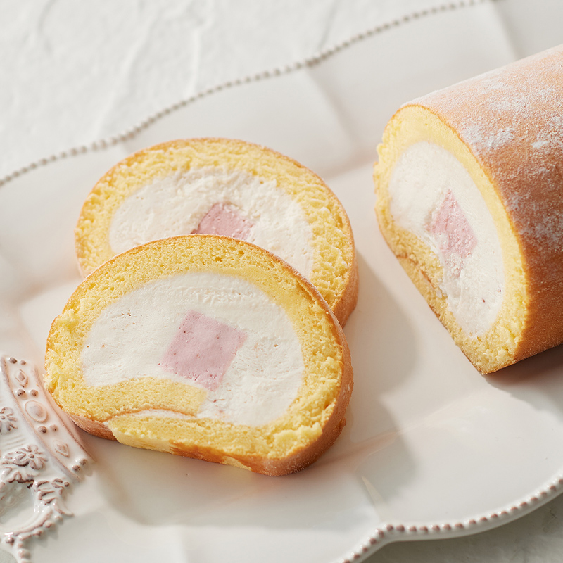 北海道苺のドゥフロマージュロール